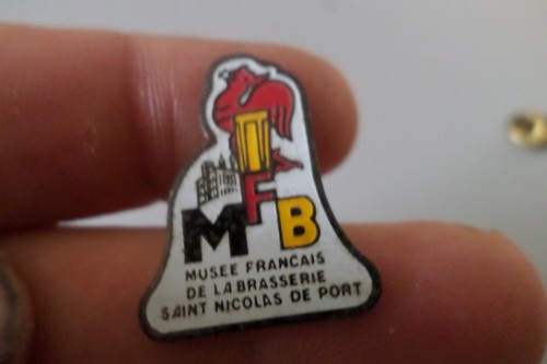 Pin broche badge musee - broche,