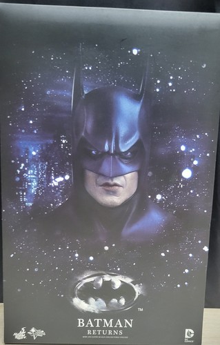 Batman returns hot - dc,