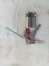 NEUF CYLINDRE DE SECURITE DE