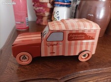 Boîte Métal Forme Camionnette 4 L TBE