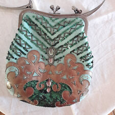 Sac cocktail Armand Ventilo vert émeraude paillettes et perles