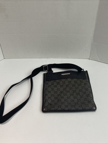 Authentic vintage gucci black - authentic,