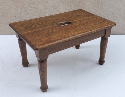 Repose pieds tabouret - -,