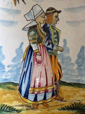 Plat serviteur QUIMPER couple costumes bretons