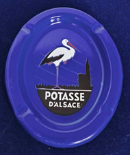 Rare Cendrier Ovale en métal