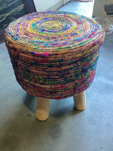 Pouf round 16 - le,