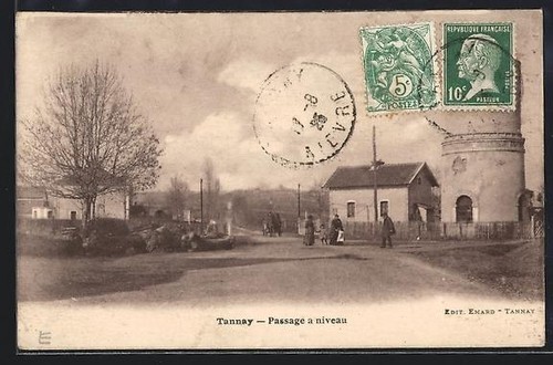 Cpa tannay passage niveau - tannay,, à