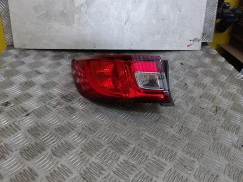 Feu arriere principal gauche