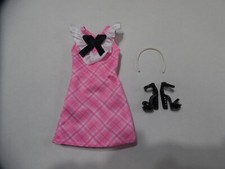 Vêtement chaussures serre tete Barbie Fashionistas N°209