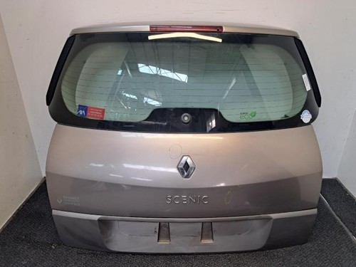 Malle hayon arriere renault - arriere,
