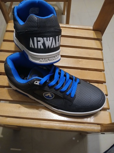Basket airwalk bleu - neuf,