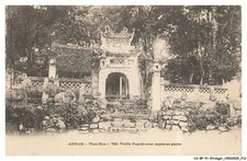CA-BFP1-0357-VIETNAM - ANNAM - THAN-HOA - Vieille pagode avec sujets en pierre