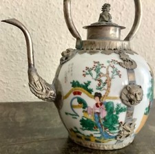 Ancienne théière en