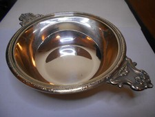 Ancien plat à oreilles rond