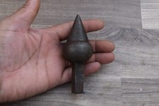 Ancien petit outil d'enclume