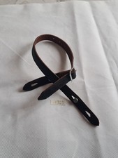 Très belle jugulaire pour