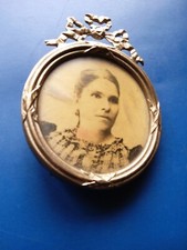 tres tres beau  cadre porte photo XIXe st LXVI laiton napoleon III medaillon