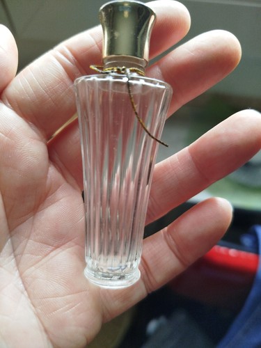 Une petite bouteille - petite,