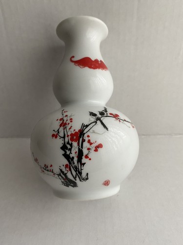 Chinese porcelain pot - 5, 1/2"