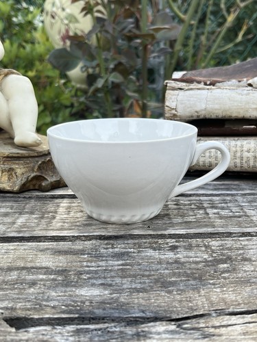 Tasse sous - sous, en