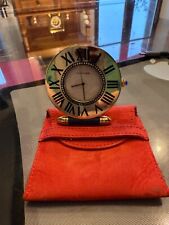 REVEIL DE VOYAGE CARTIER COULEUR OR, PIED LAPIS LAZULI, CHIFFRES ROMAINS