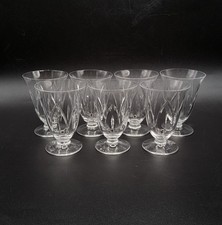 Série de sept verres à porto en cristal soufflé taillé signé Daum Nancy Art Déco