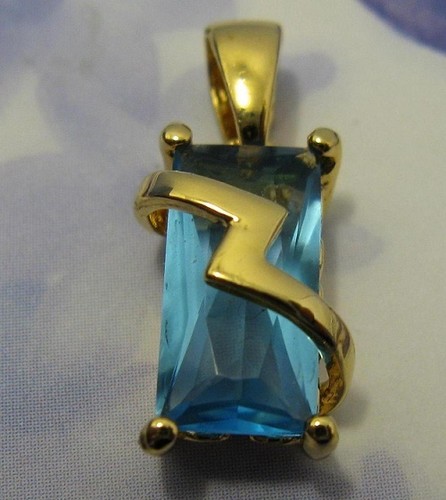 Pendentif bleu topaze - bleu, cz