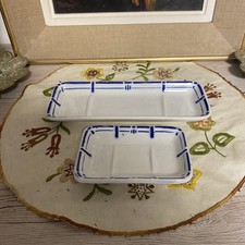 2 Anciens porte savon en faïence de Sarreguemines blanc et bleu