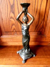 Statue régule signée L