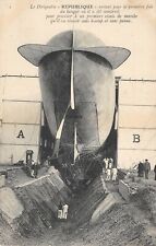 CPA AVIATION LE DIRIGEABLE REPUBLIQUE SORTANT POUR LA PREMIERE FOIS DU HANGAR 