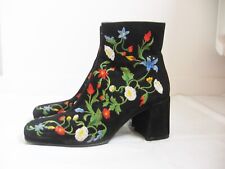 Bottine en cuir brodé