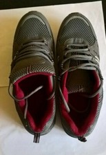Chaussures de sport neuves T43