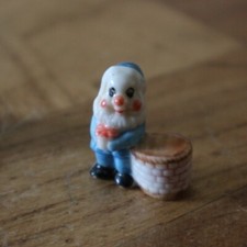 Ancienne feve NAIN DE JARDIN 