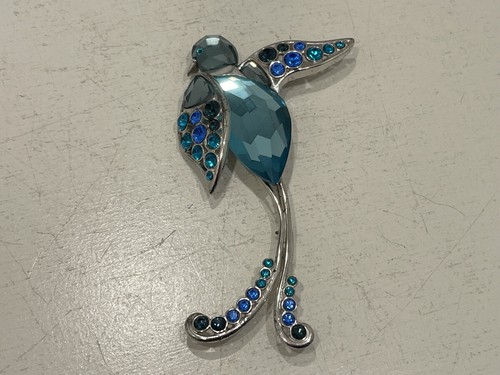 Broche figurine swarovski - broche,