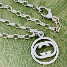 Collier pendentif rond Gucci