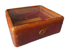 VITRINE A BIJOUX Boite verre