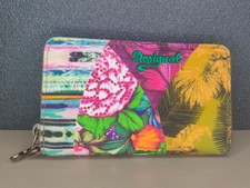 Superbe porte-monnaie, portefeuille Desigual bien coloré flashy
