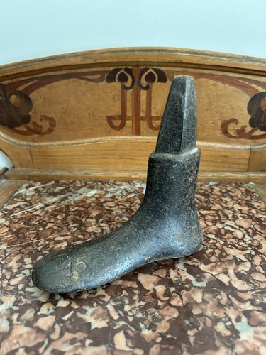 Ancien pied enclume forme - , de