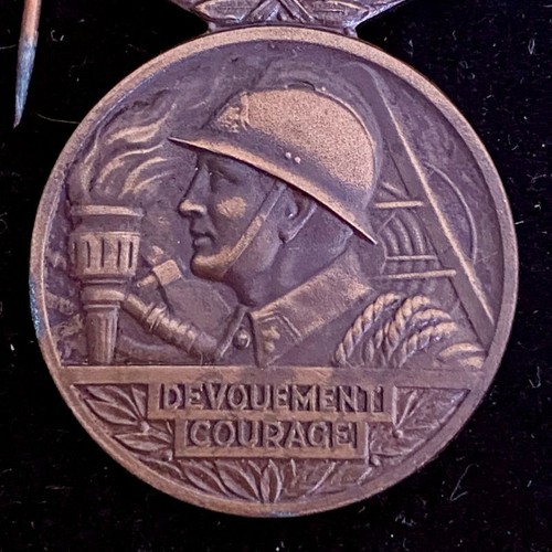 Médaille dévouement et - de,