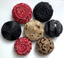 Lot de 7 boutons 28 à 32 mm -