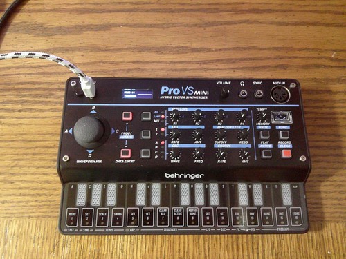 Behringer pro mini - behringer, vs