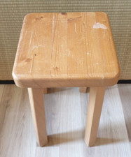 wood stool by charlotte Perriand for Les Arcs / Tabouret carré Perriand