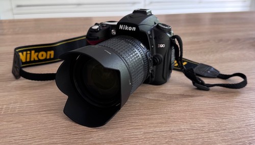 Nikon d90 105 vr - +, –