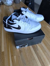 Nike air Jordan Low "Reverse Panda" blanc/blanc/noir taille 42