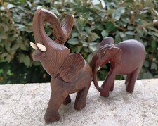 2 Anciennes statuettes d'Éléphants en bois sculpté - Défenses en Os . 
