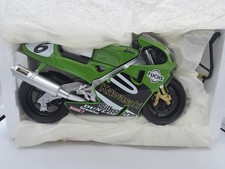 MOTO KAWASAKI ZX 7RR #6 VERT
