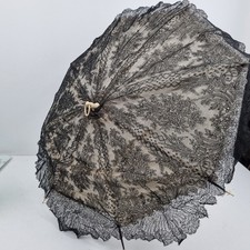 ANCIENNE OMBRELLE, XIX ème, manche ouvragé iv ,enfant ? Poupée ? Dentelle, Soie