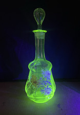 Carafe Legras décor émaillé ouraline.