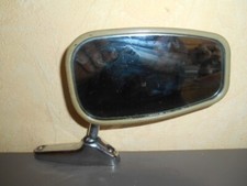 retroviseur exterieur de voiture ancienne a identifié