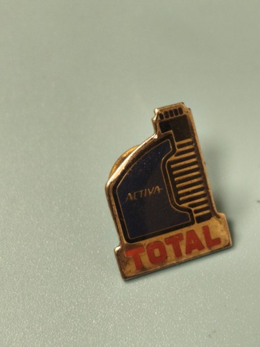 Pin vintage total bidon - pin's,